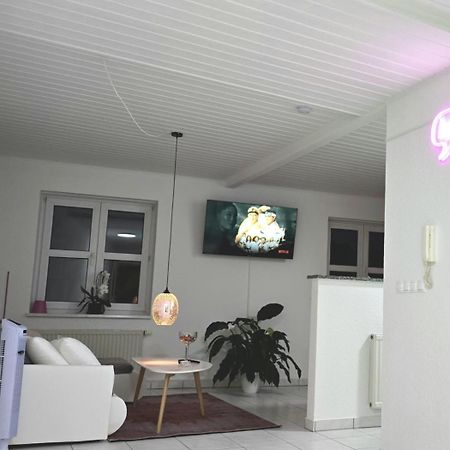 Happy Homes Pink - Up To 5 - Kueche - W-Lan - Netflix - Honig - Badewanne Nidda Eksteriør bilde