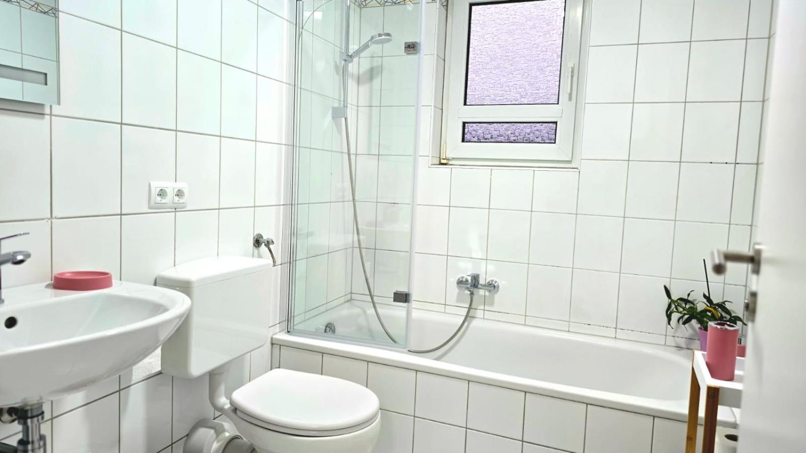 Happy Homes Pink - Up To 5 - Kueche - W-Lan - Netflix - Honig - Badewanne Nidda Eksteriør bilde